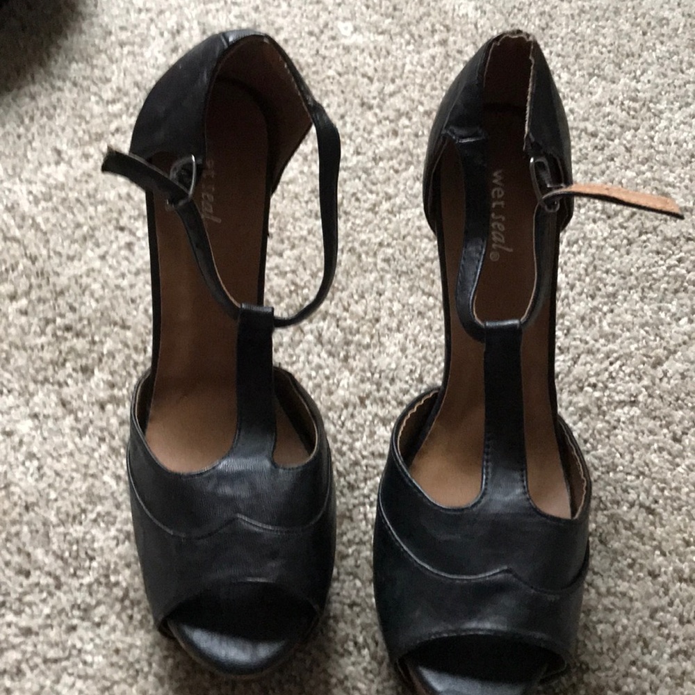 Wet Seal Black Open Toe Heel